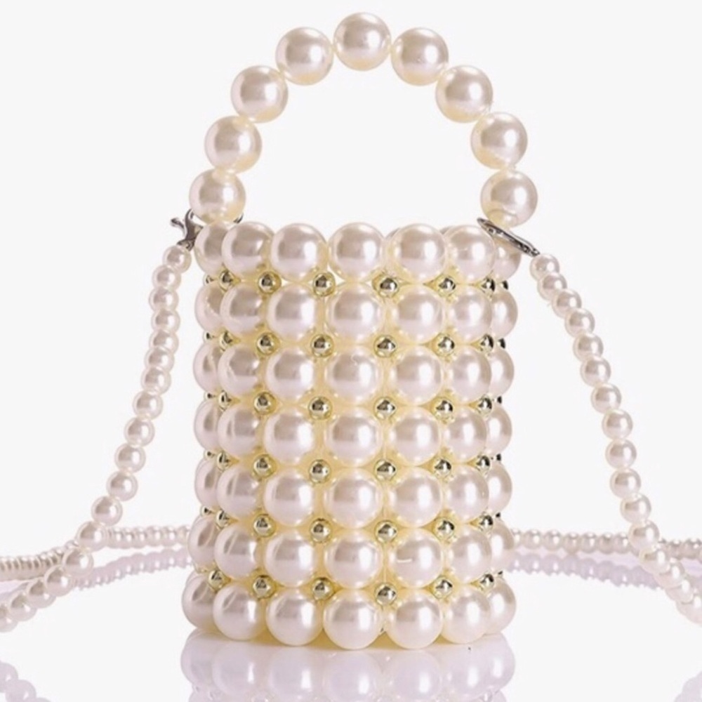 Host Pick! 🎉 Gorgeous Pearl Bucket Mini Tote Haute Couture Handbag